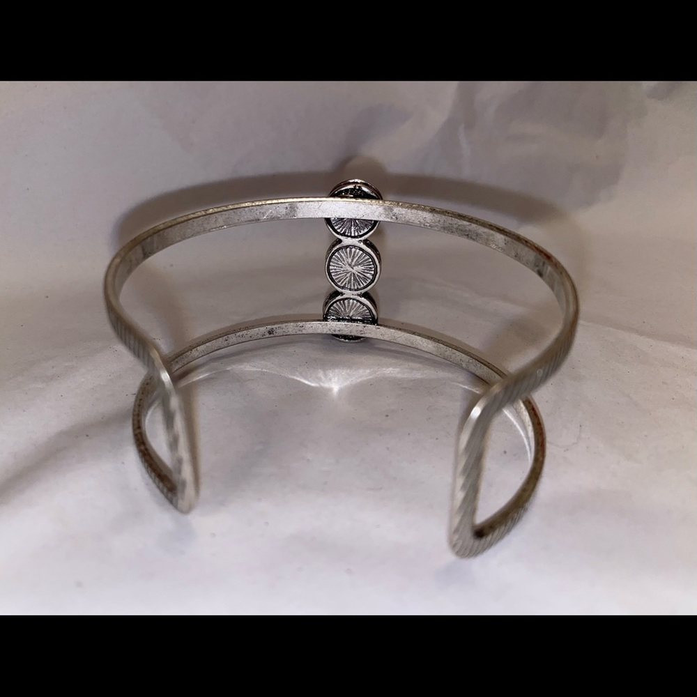 Two cuff bracelets - Picture 7 of 8